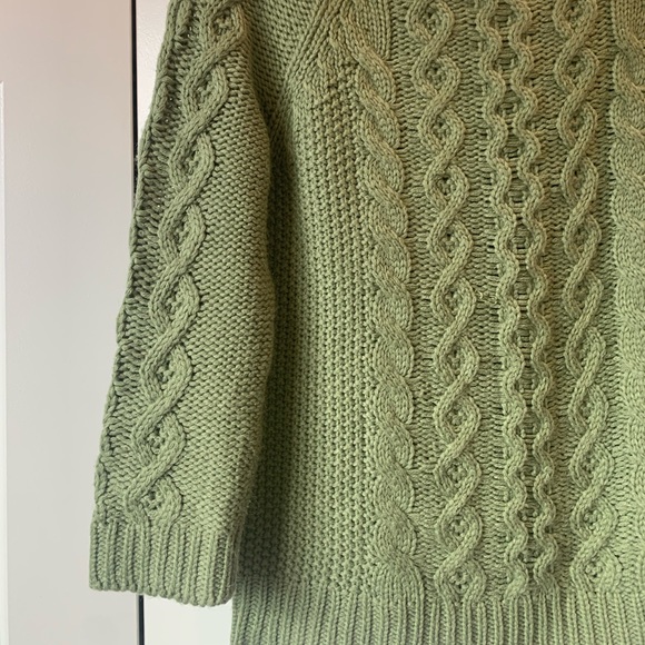 Forever 21 Cable Knit Sweater - Picture 4 of 4
